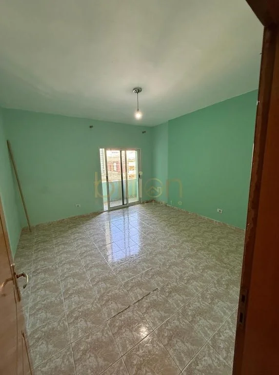 Tirane, shitet 3+1+Ballkon , 120 m² 248.000 € (Komuna Parisit)