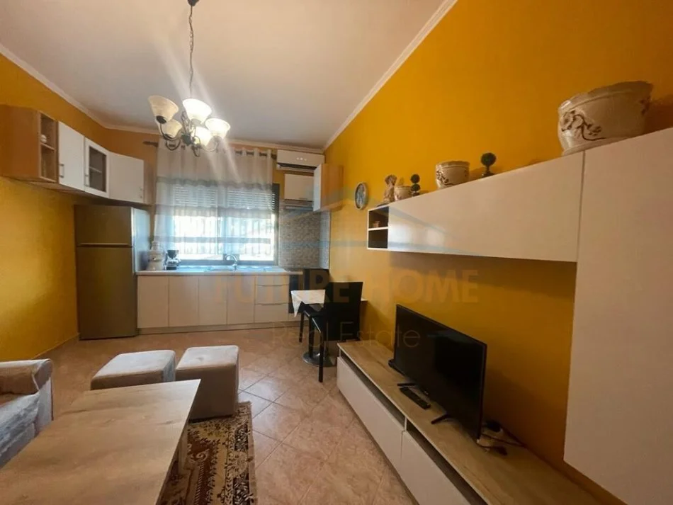 Durres, jepet me qera apartament 1+1+Ballkon Kati 10, 55 m² (vollga)