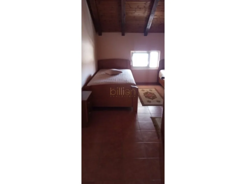 Tirane, jepet me qera 3+1 , 120 m² 550 € (Xhamllik)