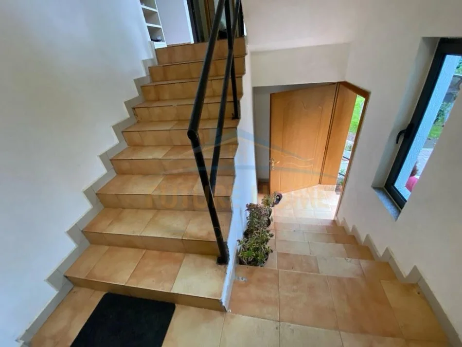 Durres, shitet Vile 2 Katshe , 660 m² 450.000 € (Plazh-Hekurudha, Durres)