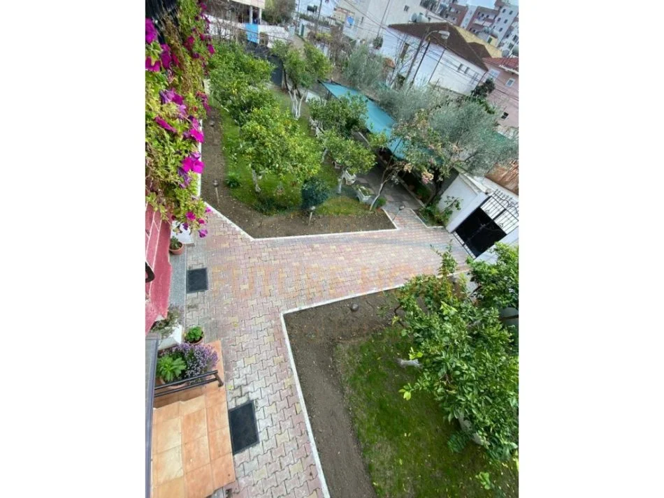 Durres, shitet Vile 2 Katshe , 660 m² 450.000 € (Plazh-Hekurudha, Durres)