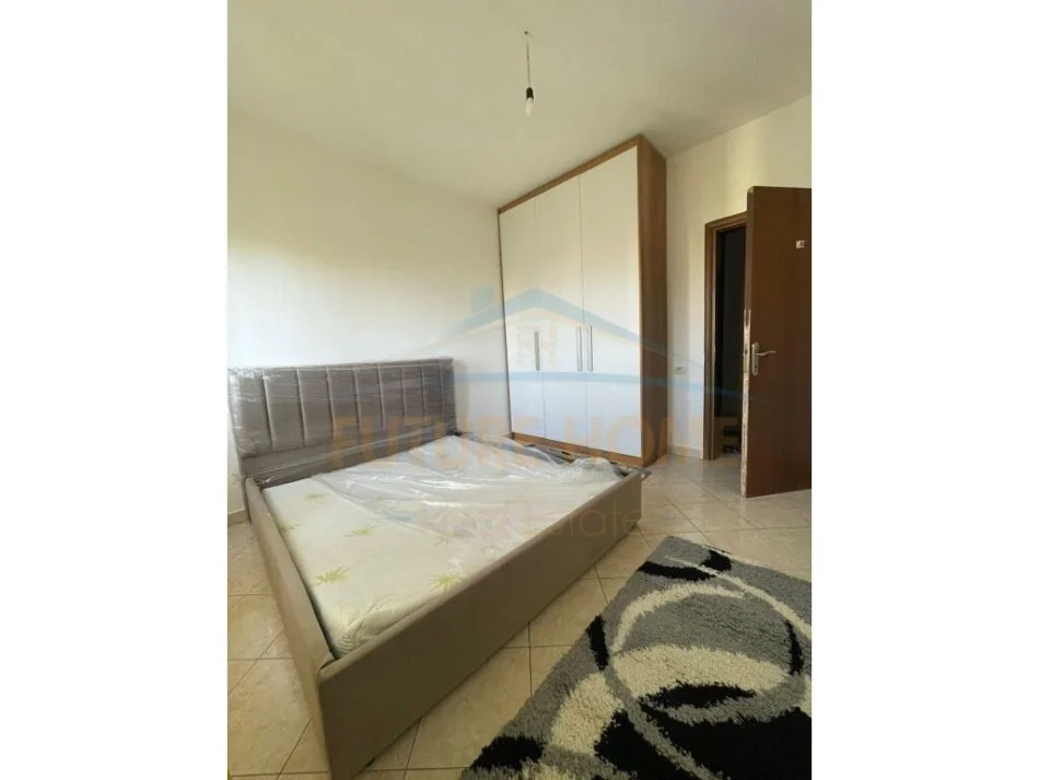 Tirane, jepet me qera 1+1 Kati 3, 57 m² 300 € (Fresk)