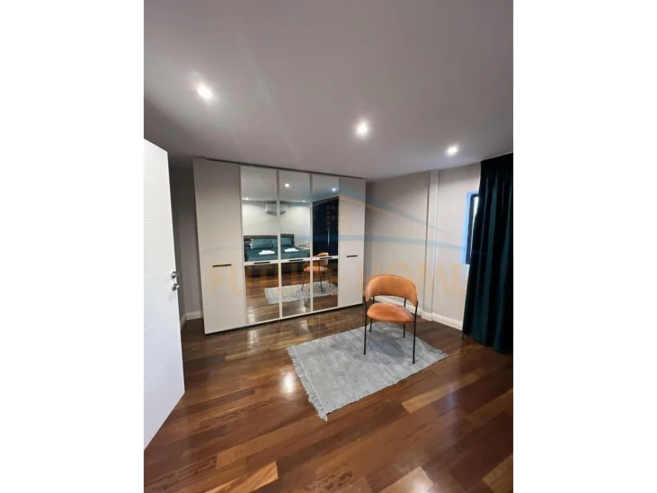 Tirane, jepet me qera apartament DUPLEX  1+1 Kati 1, 80 m² 750 € (LIQENI THATE)    UNA36771