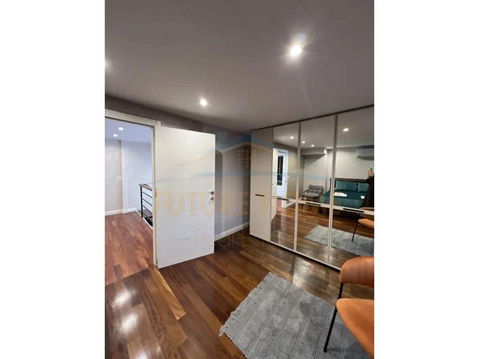 Tirane, jepet me qera apartament DUPLEX  1+1 Kati 1, 80 m² 750 € (LIQENI THATE)    UNA36771