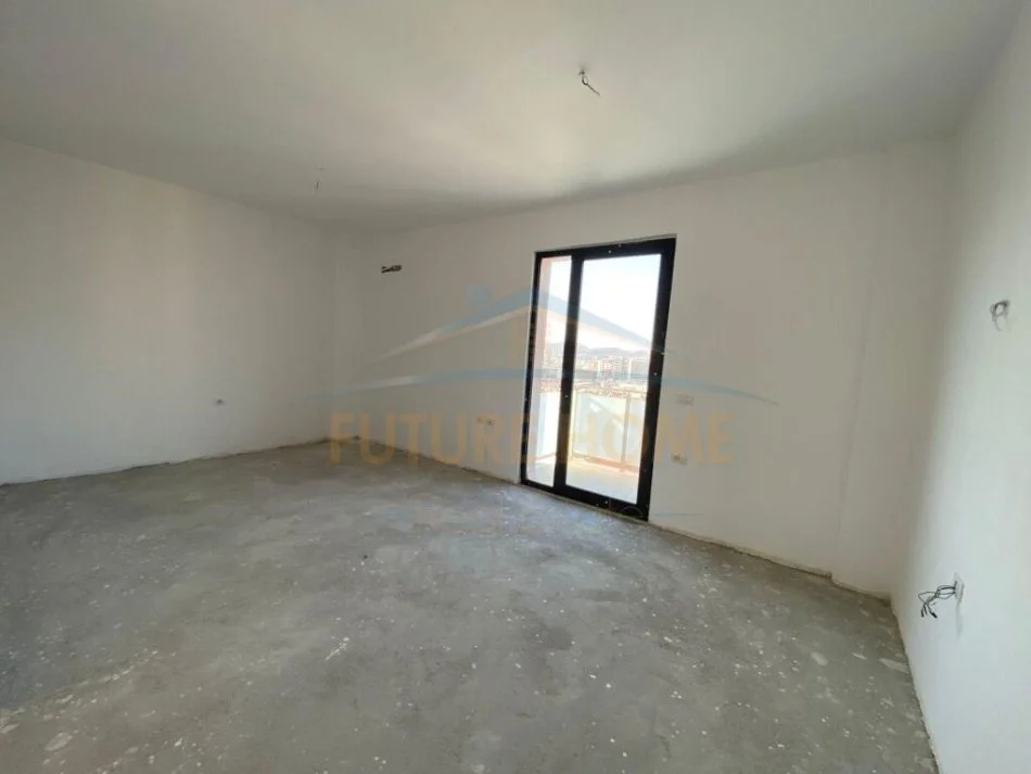 Tirane, shitet apartament Kati 6, 118 m² 130.000 Euro (Pranë Casa Italia.)