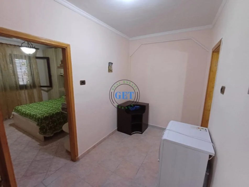 Durres, jepet me qera apartament 1+1 Kati 2, 55 m² 250 € (Fusha e Reres)
