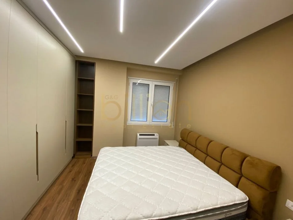 Tirane, jepet me qera 2+1 , 100 m² 550 € (Paskuqan)