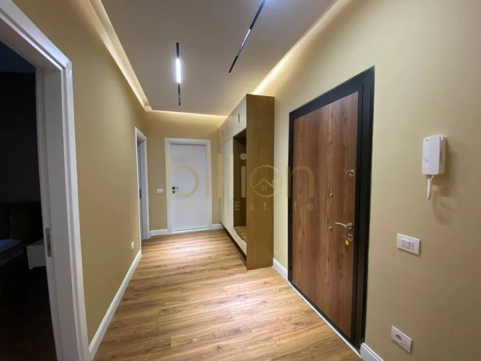 Tirane, jepet me qera 2+1 , 100 m² 550 € (Paskuqan)