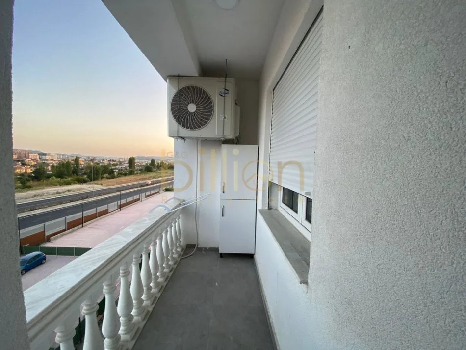 Tirane, jepet me qera 2+1 , 100 m² 550 € (Paskuqan)