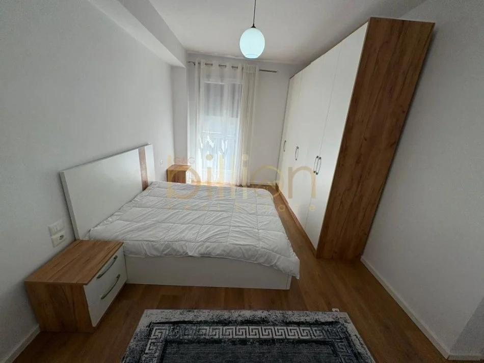 Tirane, jepet me qera apartament 2+1+Ballkon , 115 m² 850 € (Don Bosco)
