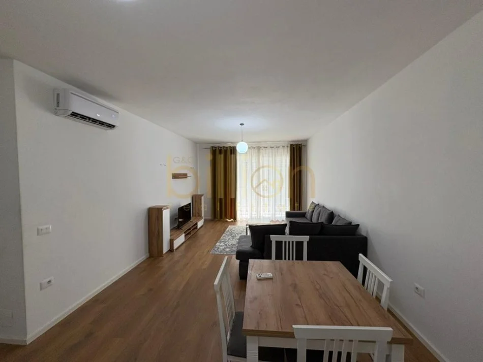 Tirane, jepet me qera apartament 2+1+Ballkon , 115 m² 850 € (Don Bosco)