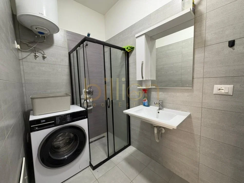 Tirane, jepet me qera apartament 2+1+Ballkon , 115 m² 850 € (Don Bosco)