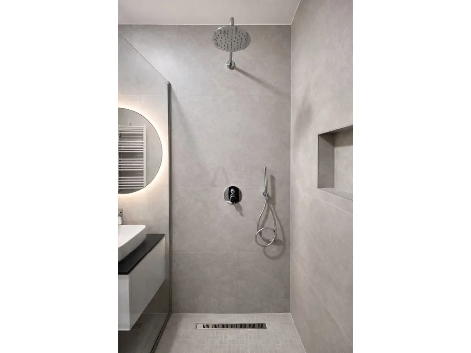 Tirane, jap me qera apartament 1+1 Kati 4, 68 m² 400 € (astir)