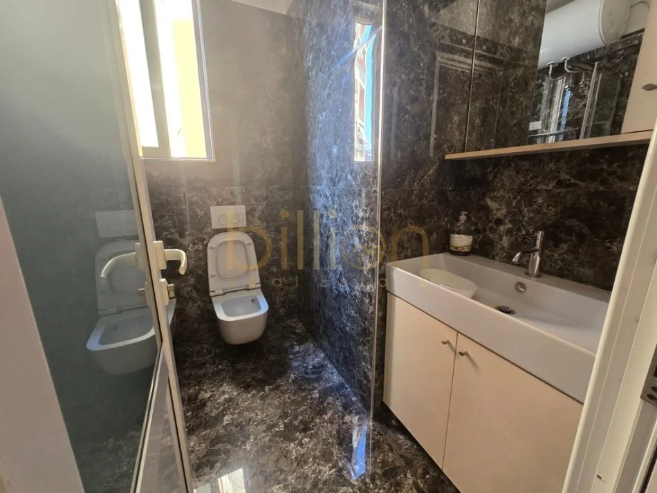 Tirane, shitet 1+1+Ballkon , (Qender) 75m²