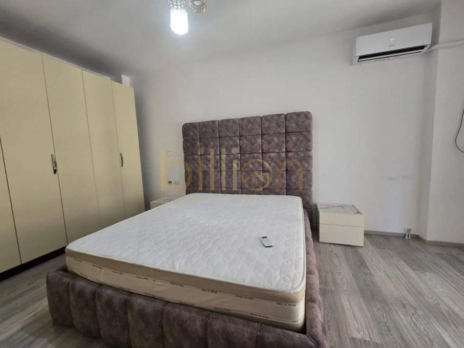 Tirane, shitet 1+1+Ballkon , (Qender) 75m²