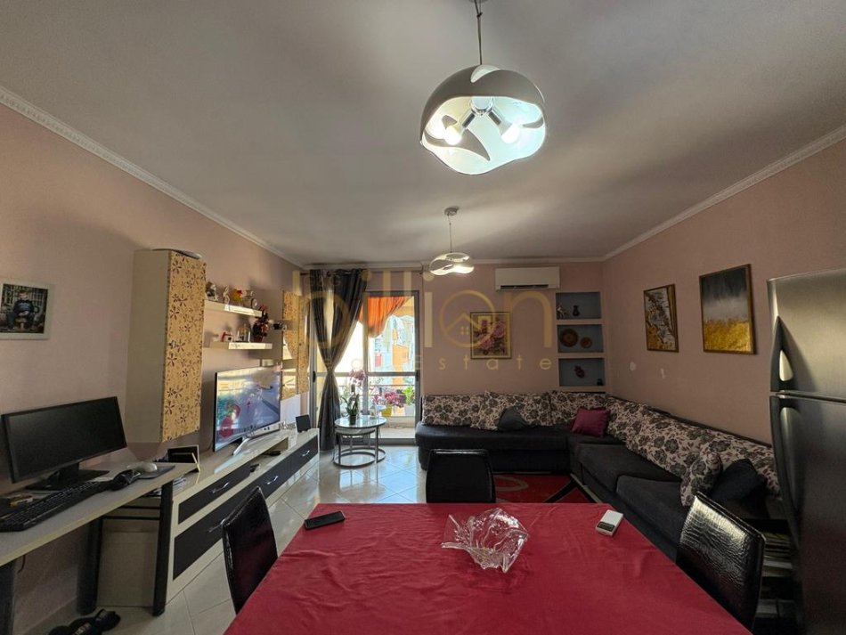 shitet 1+1+Ballkon , 77 m² 108.000 € (Pallatet Çabej)