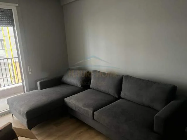 Tirane, jepet me qera apartament 1+1 Kati 1, 60 m² 450 Euro (TRIO TOWER)