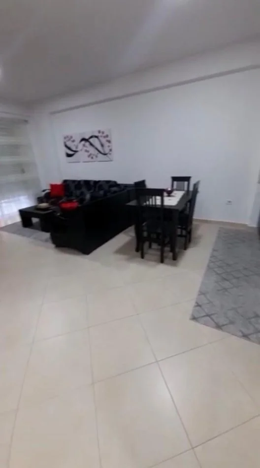 Tirane, jepet me qera apartament 2+1+Ballkon Kati 6, 80 m² 550 € 