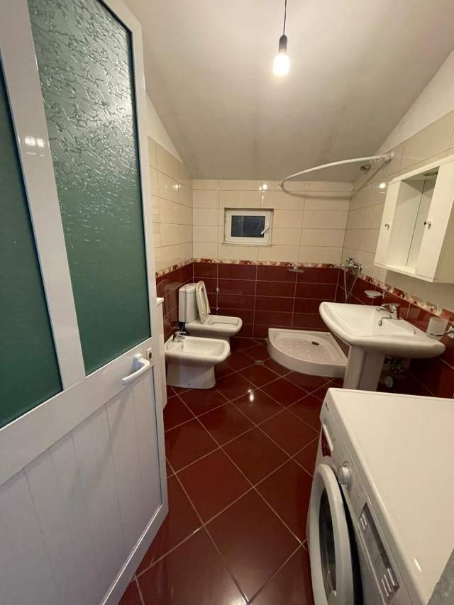 Tirane, jepet me qera apartament 1+1+BLK Kati 3, 75 m² 300 Euro (Siri kodra)