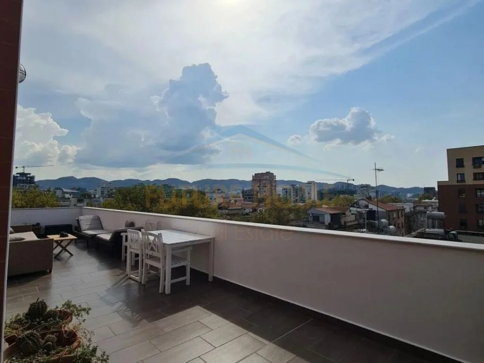 Shqiperi, jepet me qera apartament 1+1 Kati 8, 140 m² 1.200 € (Myslym Shyri)