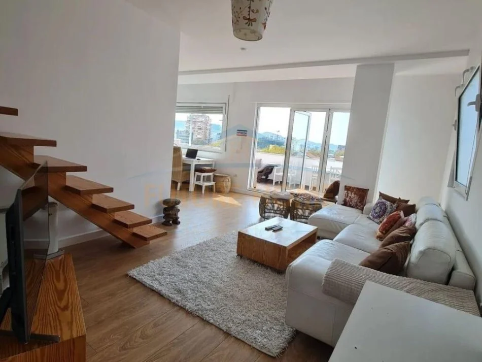 Shqiperi, jepet me qera apartament 1+1 Kati 8, 140 m² 1.200 € (Myslym Shyri)