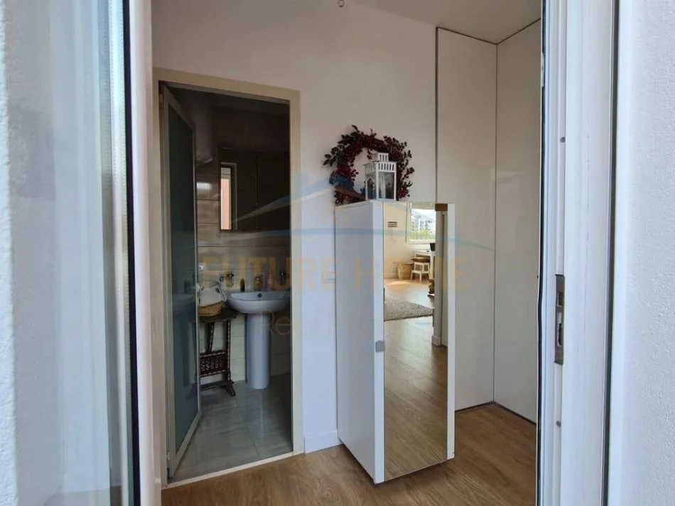 Shqiperi, jepet me qera apartament 1+1 Kati 8, 140 m² 1.200 € (Myslym Shyri)