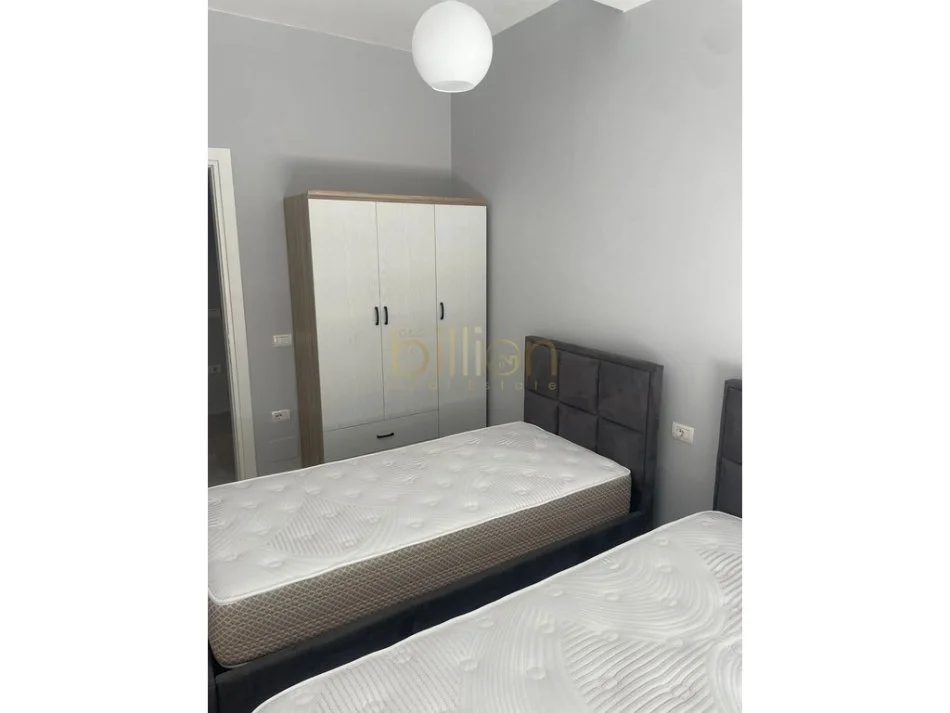 Tirane, jepet me qera apartament 2+1+Ballkon , 105 m² 700 € (Brryli, Tirane)