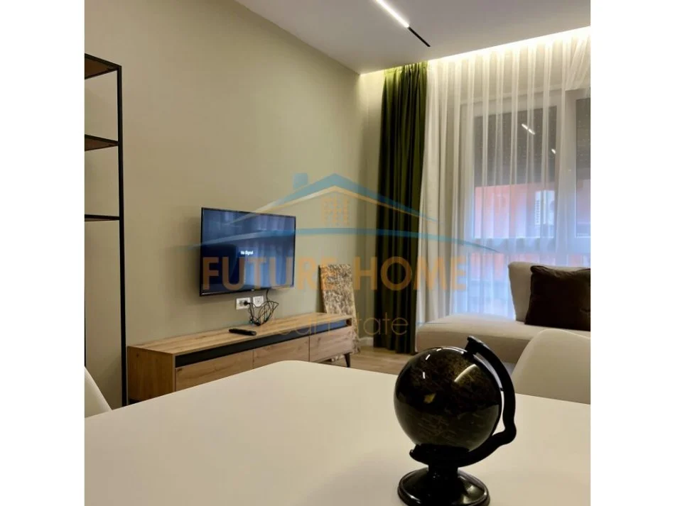 Tirane, jepet me qera apartament 1+1 Kati 3, 71 m² 700 € (TEG)