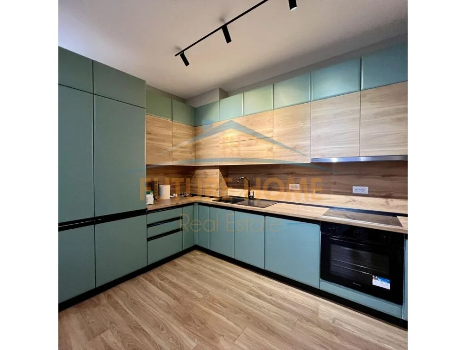 Tirane, jepet me qera apartament 1+1 Kati 3, 71 m² 700 € (TEG)