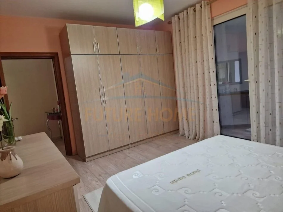 Tirane, jepet me qera apartament 1+1 Kati 2, 72 m² 800 € 