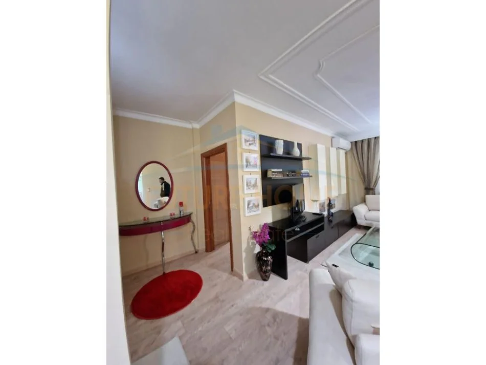 Tirane, jepet me qera apartament 1+1 Kati 2, 72 m² 800 € 