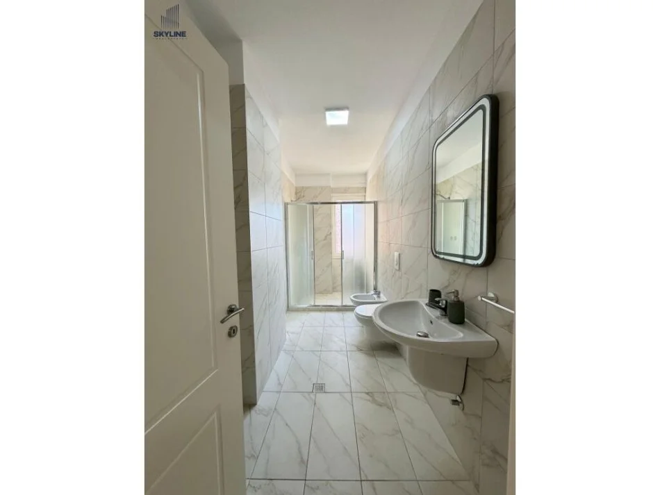 Tirane, jepet me qera apartament 2+1 Kati 3, 550 € (Teodor Keko)