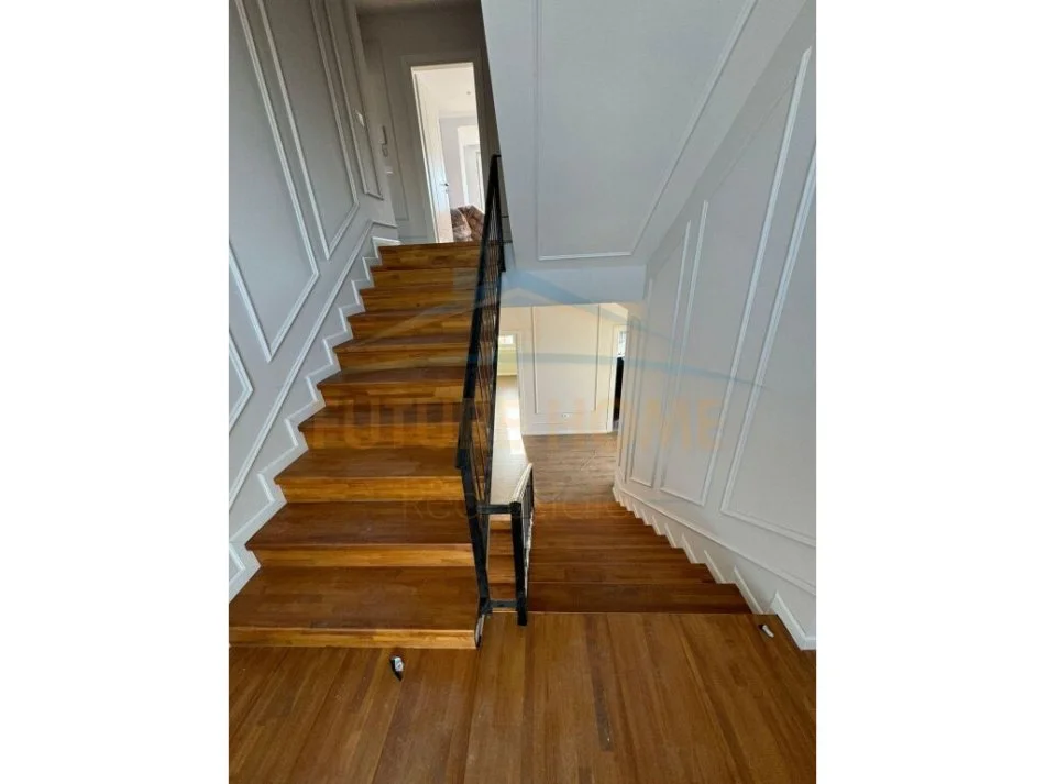 Durres, shitet Vile 5+1, Kati 0, 482 m² 1,200,000 € 