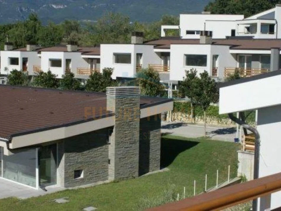 Tirane, shitet Vile 3 Katshe Kati 0, 475 m² 650.000 € (LONG HILL RESIDENCE)