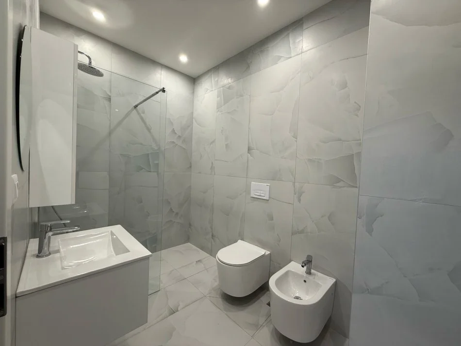 Tirane, shitet apartament 1+1+Ballkon Kati 7, 106 m² 99.000 € (ALI DEMI)   UNA50298