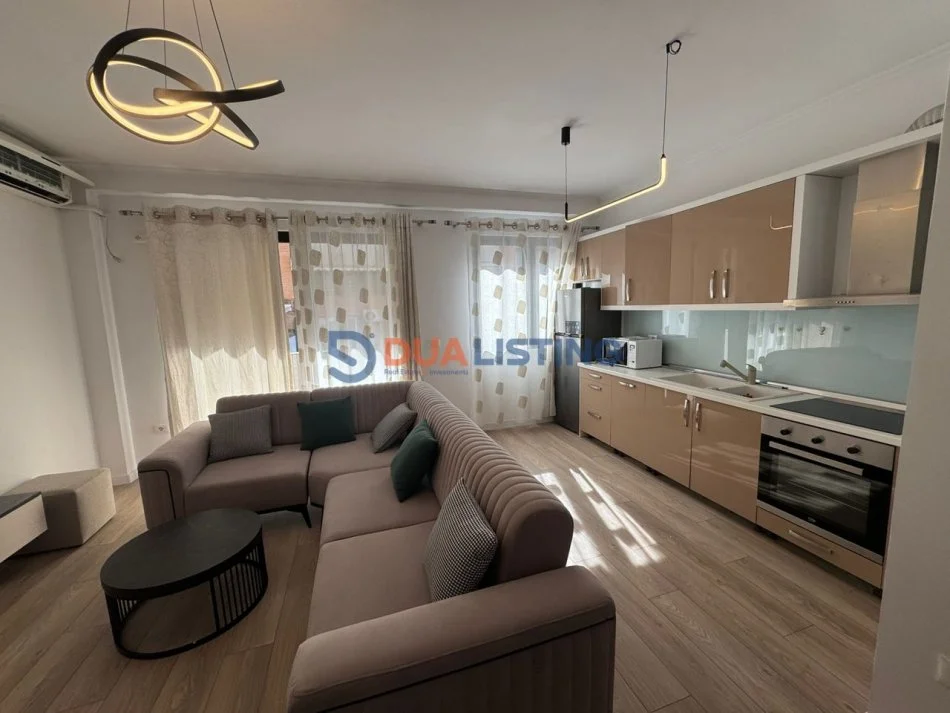 Tirane, jepet me qera apartament 2+1 , 85 m² 900 € (Kodra e Diellit)