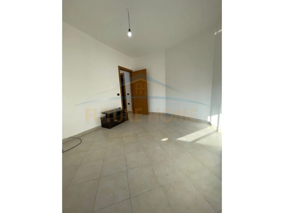 Shitet Apartament 1+1, Unaza e Re