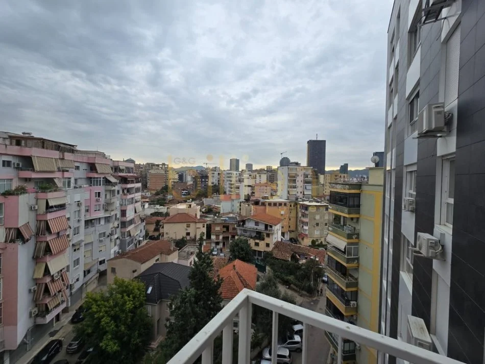 Tirane, jap me qera apartament 2+1+Ballkon Kati 7, 600 € 