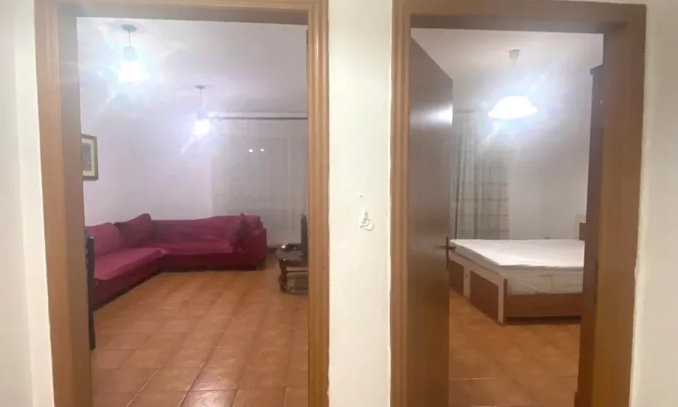 Tirane, jepet me qera apartament 1+1 Kati 3, 70 m² 500 € (Pazari i Ri)
