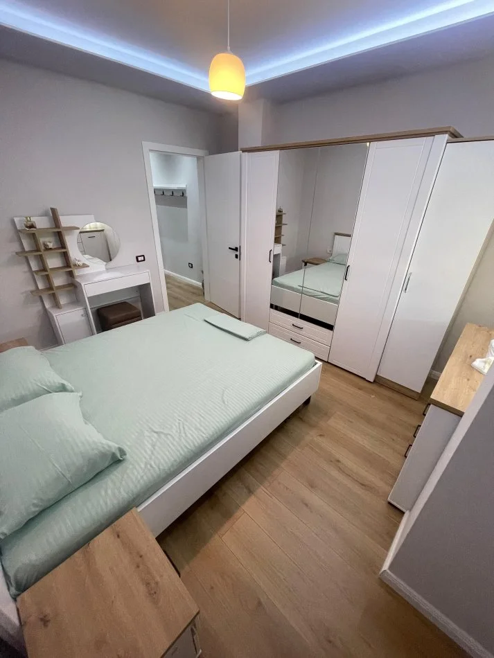 Tirane, jepet me qera apartament 2+1+Ballkon Kati 11, 120 m² 850 € (Prane Kompleksit Delijorgji)