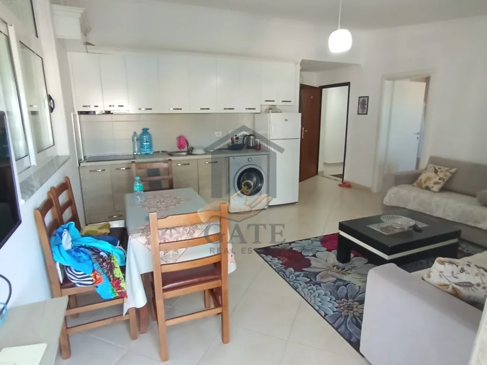 Durres, jepet me qera apartament 1+1+Ballkon Kati 5, 50 m² 500 € (Shkembi i Kavajes)