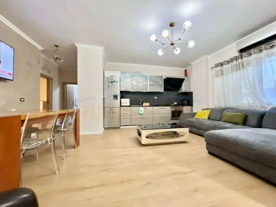 Tirane, shitet apartament 2+1+Ballkon Kati 6, 96 m² 185.000 € (21 Dhjetori)