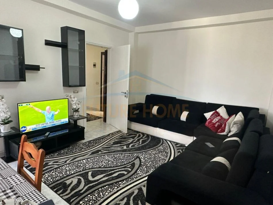 Durres, jepet me qera apartament 1+1 Kati 3, 60 m² 300 € (PRANE STADIUMIT NIKO DOVANA)