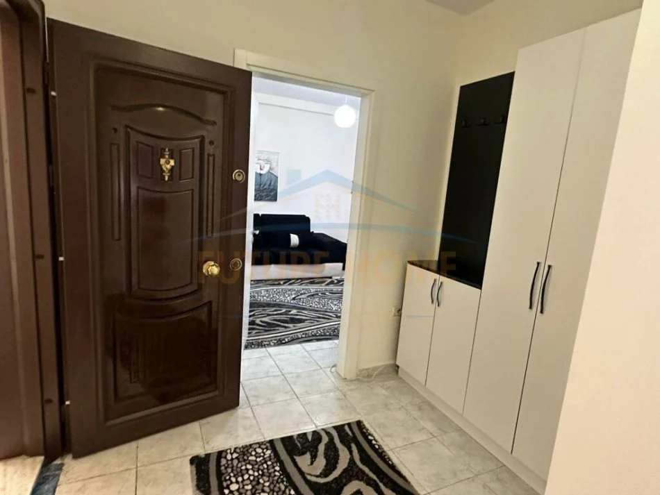 Durres, jepet me qera apartament 1+1 Kati 3, 60 m² 300 € (PRANE STADIUMIT NIKO DOVANA)