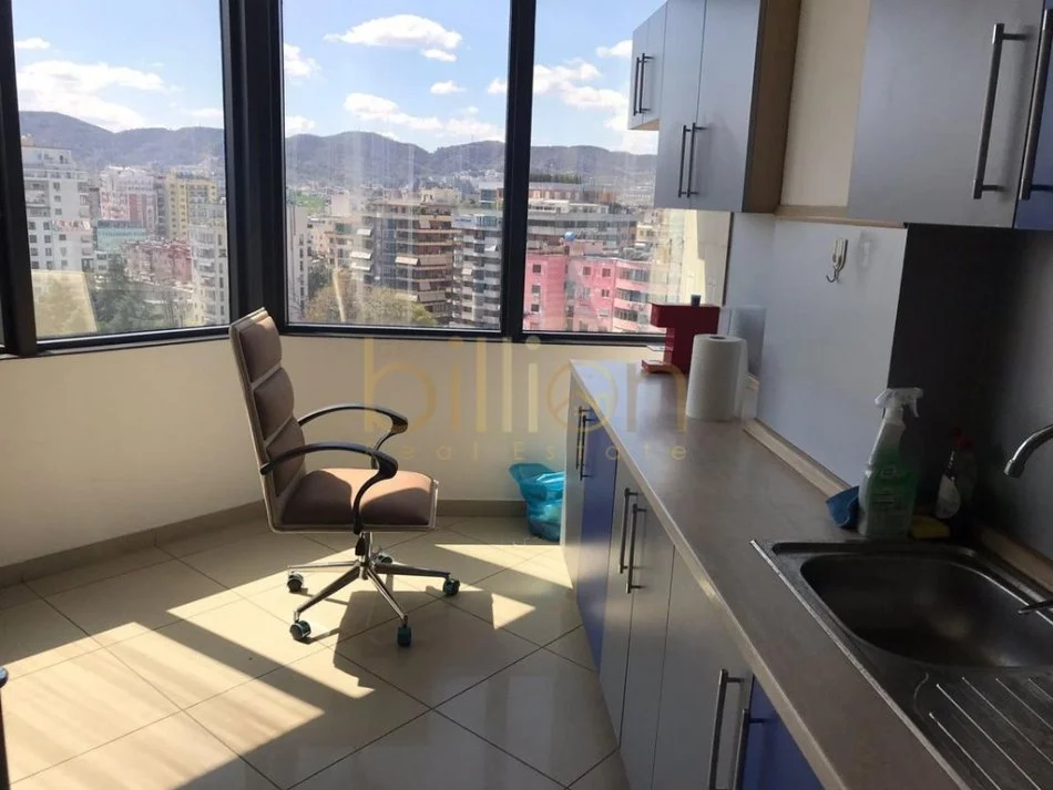 Tirane, jepet me qera , 118 m² 1.500 € (Kullat Binjake)