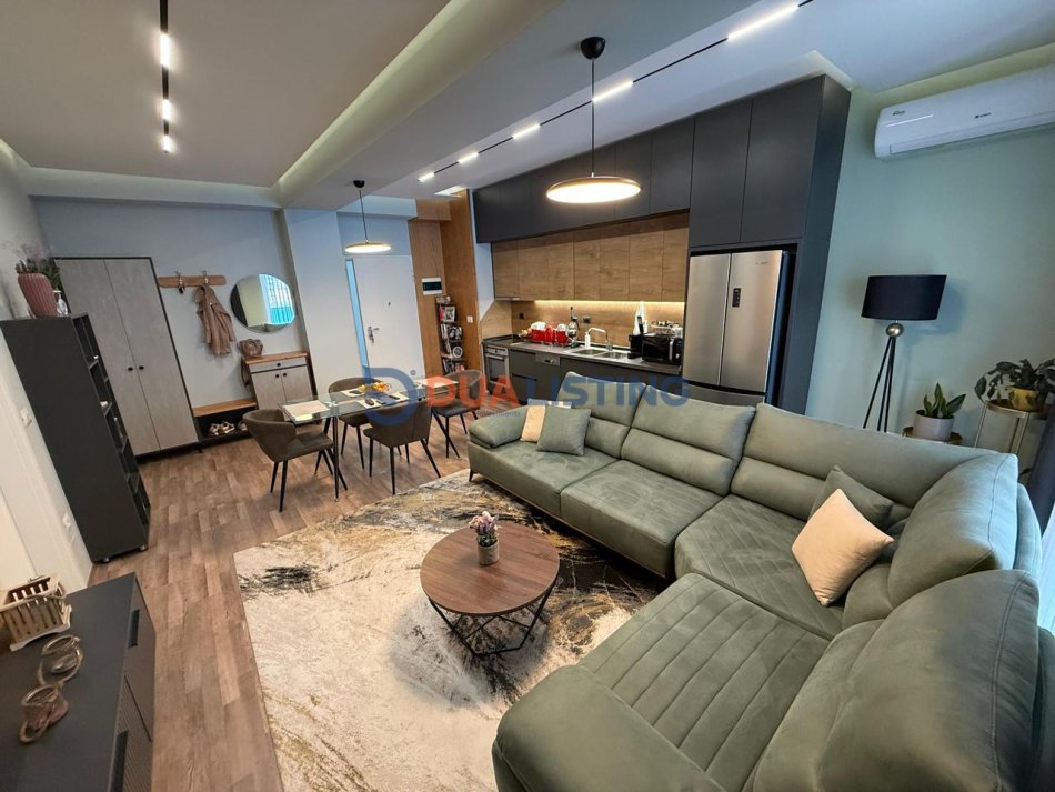 Tirane, shitet apartament 1+1 Kati 6, 78 m² 140.000 € (Ali Demi)