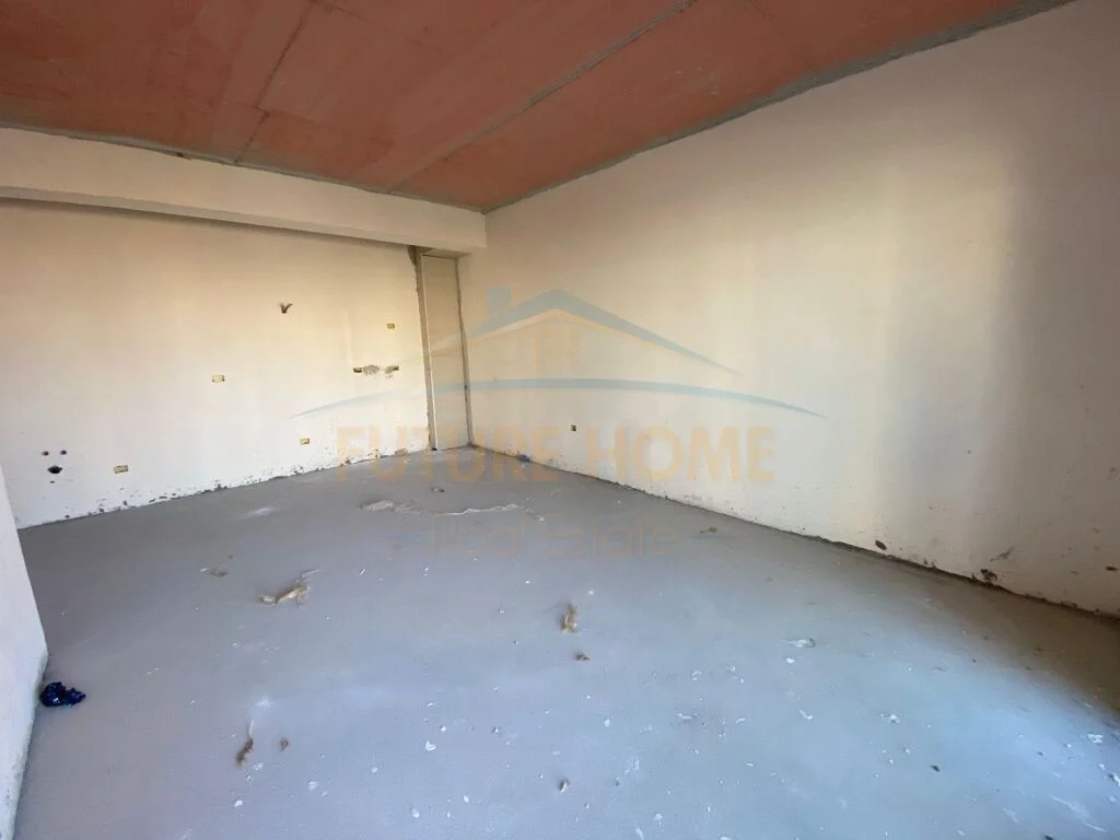 Shitet, Apartament 2+1+2, Ish Fusha e Aviacionit, Tiranë. Cmimi 153,900euro