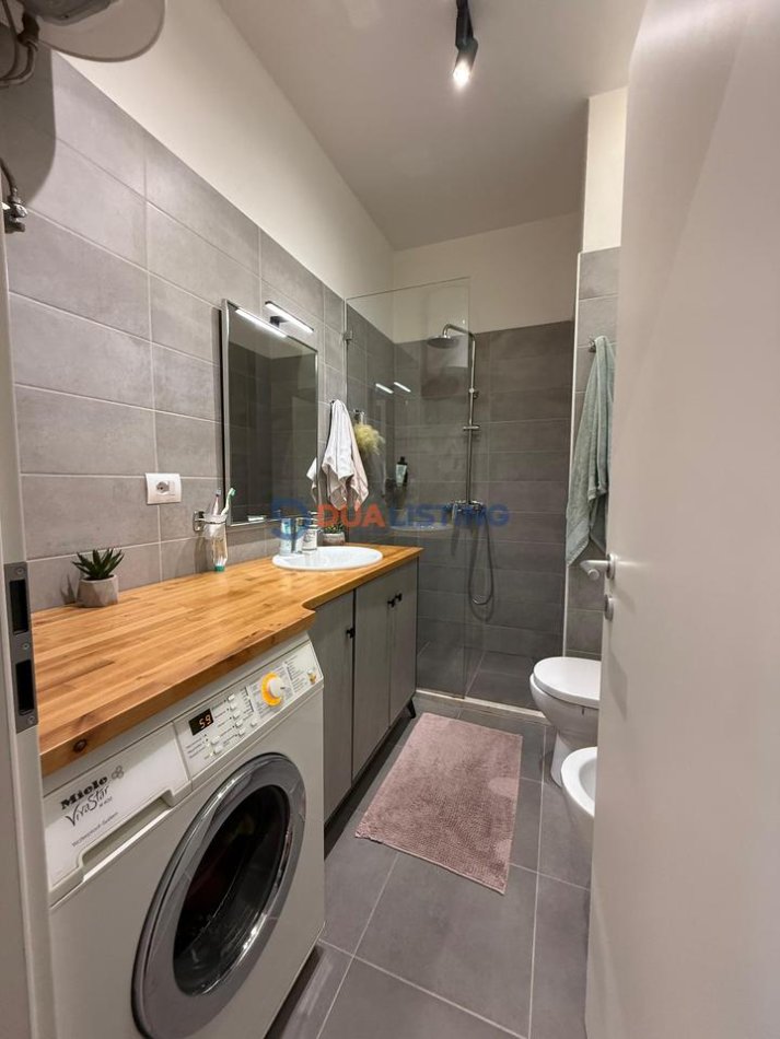 Tirane, shitet apartament 1+1 Kati 6, 78 m² 140.000 € (Ali Demi)