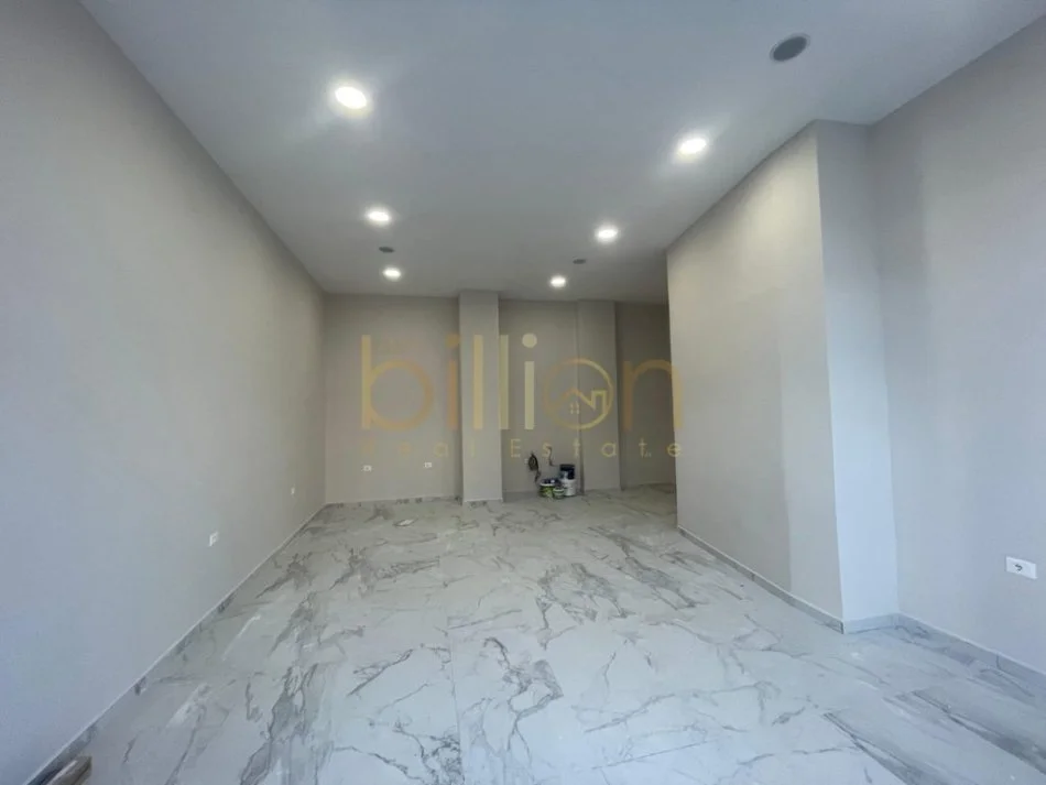 Tirane, jepet me qera ambjent biznesi , 63 m² 400 € (Laprake)