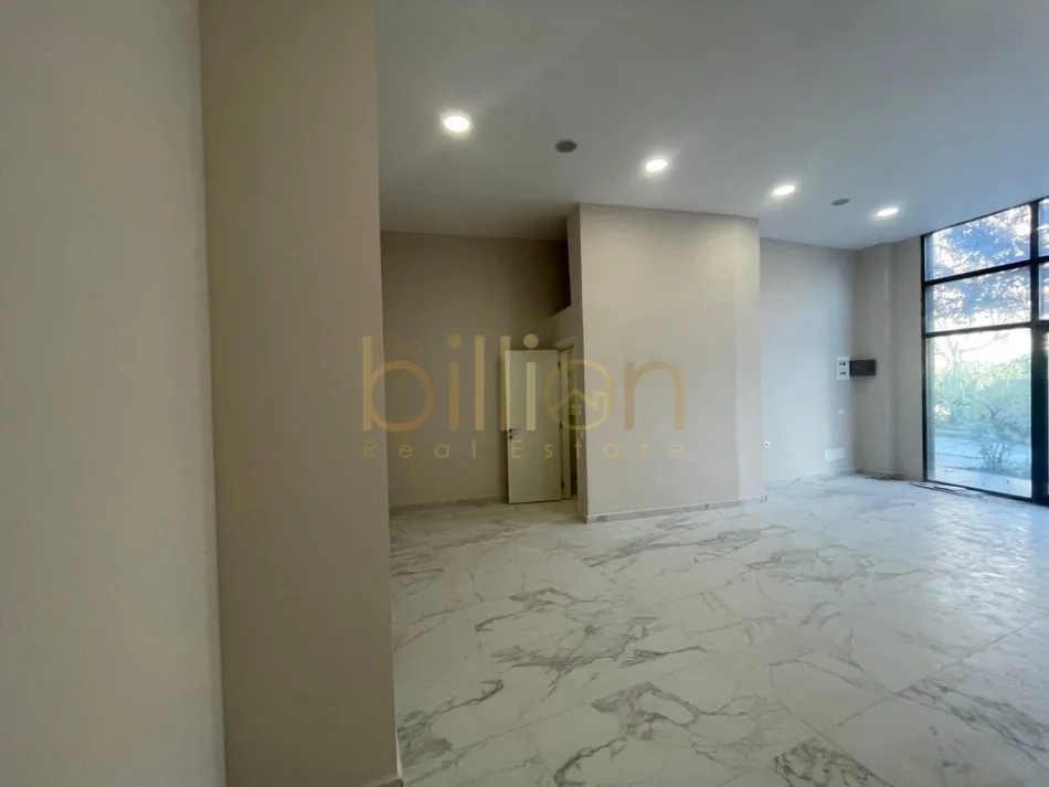 Tirane, jepet me qera ambjent biznesi , 63 m² 400 € (Laprake)